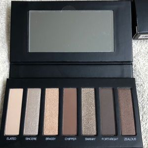 Younique moodstruck addiction palette 1